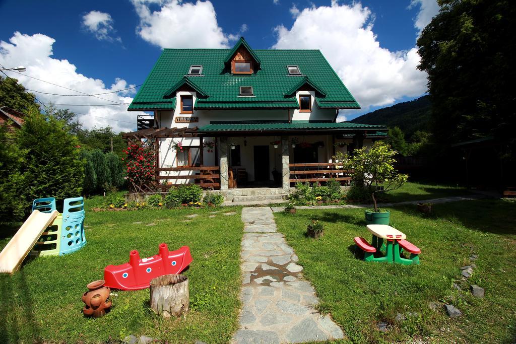 ホテルVila Sucu Poiana Mărului エクステリア 写真