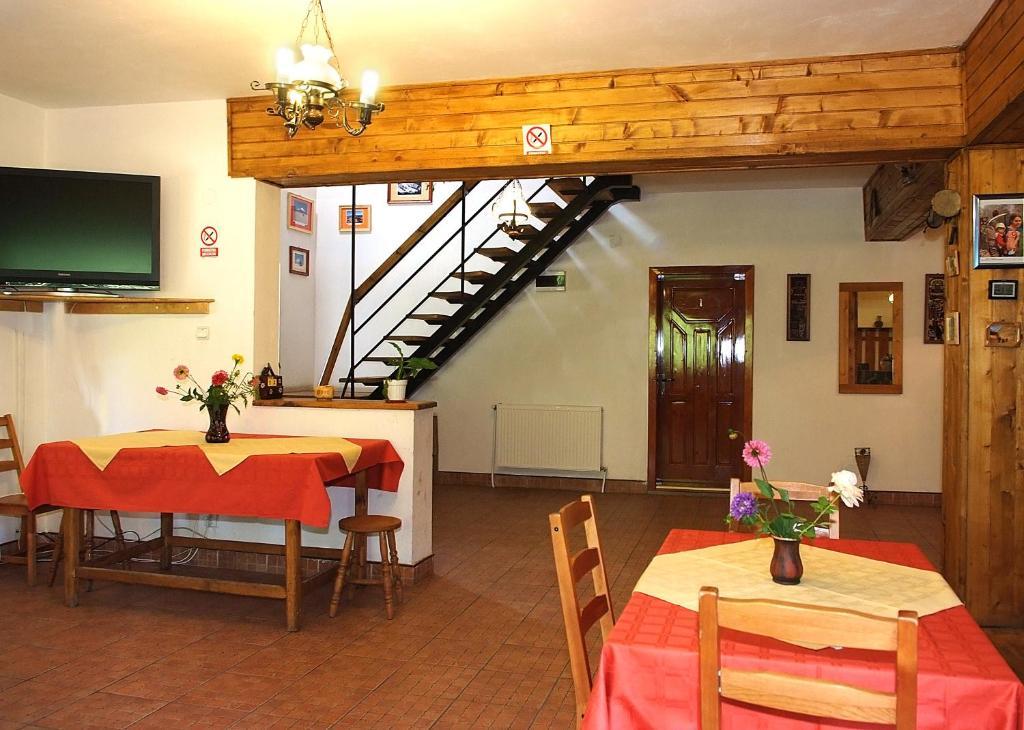 ホテルVila Sucu Poiana Mărului エクステリア 写真
