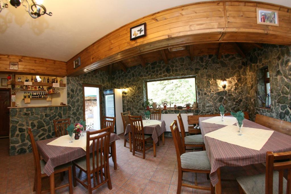 ホテルVila Sucu Poiana Mărului エクステリア 写真